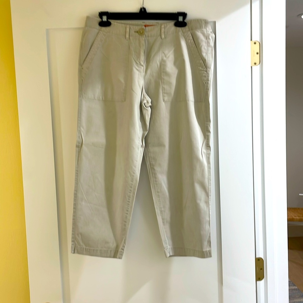 Khaki TommyBahama  Capris